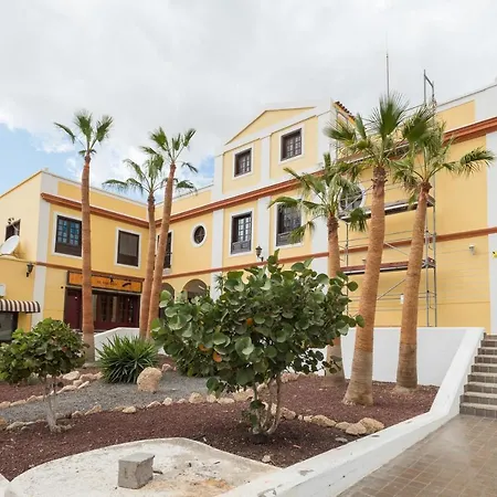 2 Modern Flats Near Playa San Blas Appartamento
